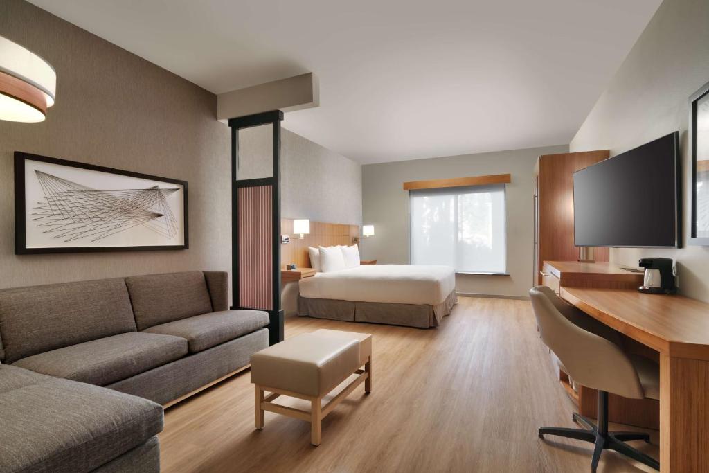 Hyatt Place at Anaheim Resort / Convention Center photo