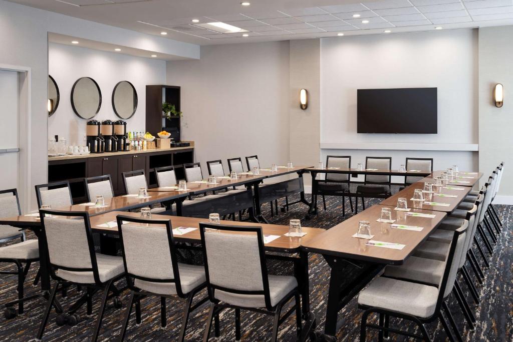 Hyatt Place at Anaheim Resort / Convention Center photo