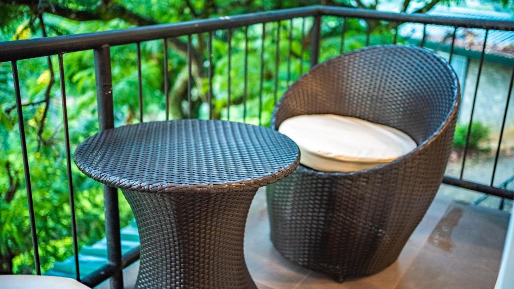 Balkón nebo terasa v ubytování 90 Degrees Ella