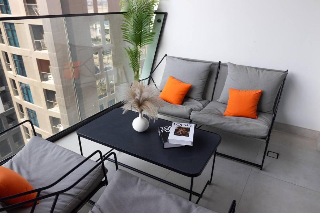 Фотография из галереи Stunning 1 bedroom in Binghatti, Burj Khalifa view в Дубае