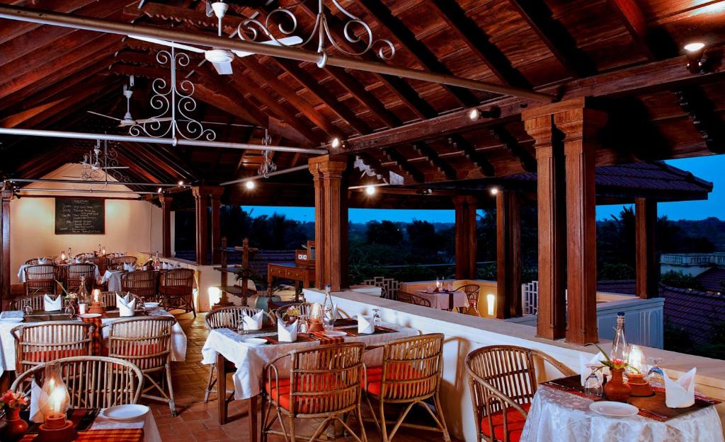 Restaurace v ubytování Visalam Chettinad Palace - A CGH Earth Experience