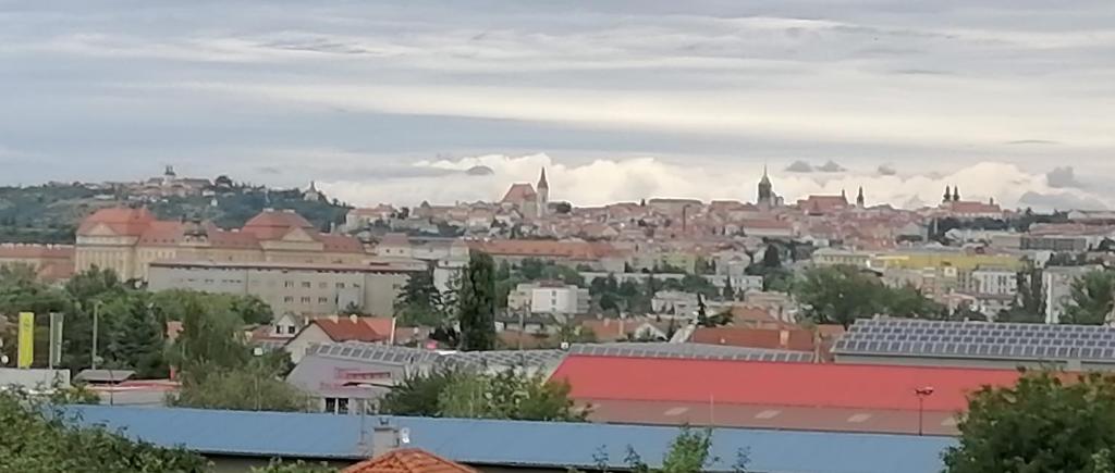 Nespecifikovaný výhled na destinaci Znojmo nebo výhled na město při pohledu z ubytování v soukromí