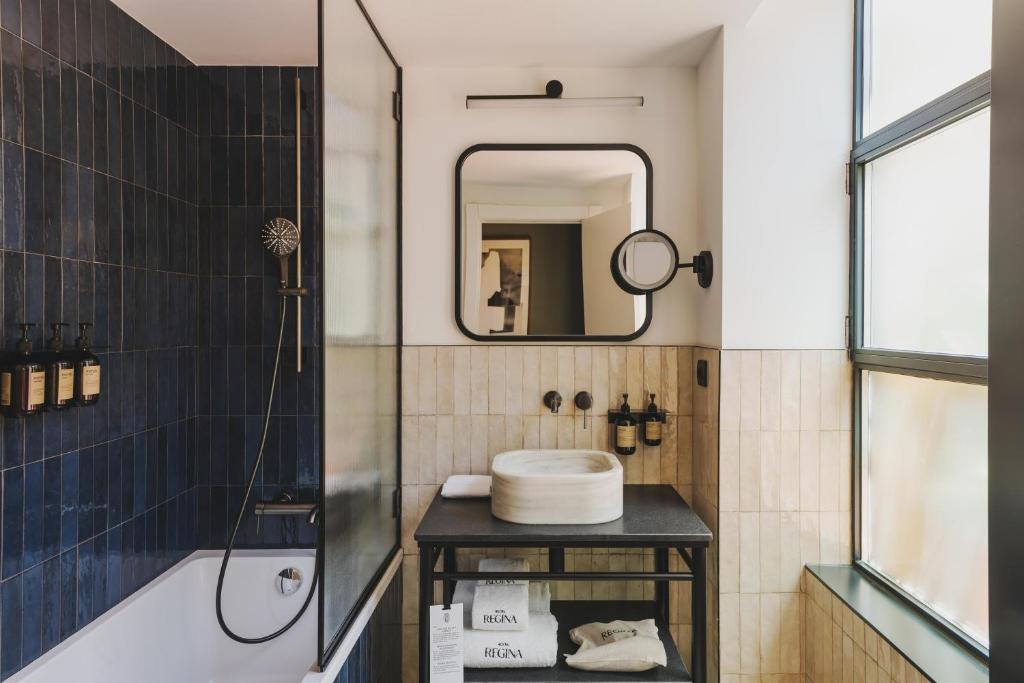 Hotel Regina Barcelona - Resim 39