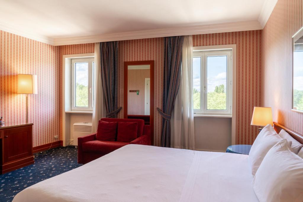 Golf Hotel Cavaglià - Chambre Double Ou Lits Jumeaux De Luxe Avec Balcon