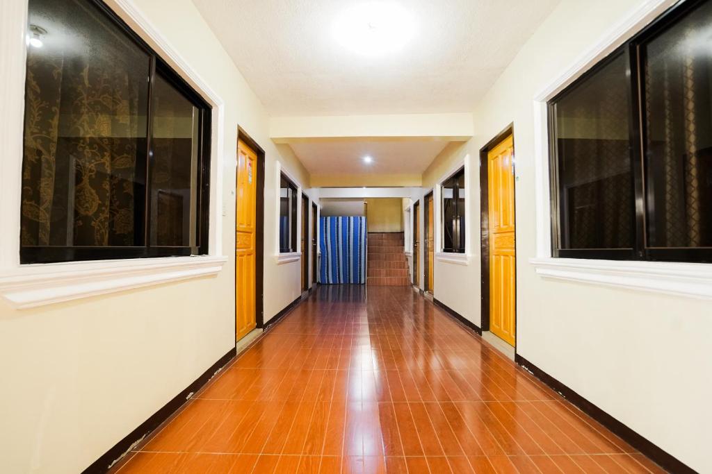 Fotografie z fotogalerie ubytování JEMZ Tagaytay Budget Rooms v destinaci Tagaytay