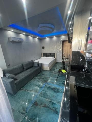 Χώρος καθιστικού στο ΠΕΥΚΟΧΩΡΙ STUDIOS LUXURY 05 by antonis
