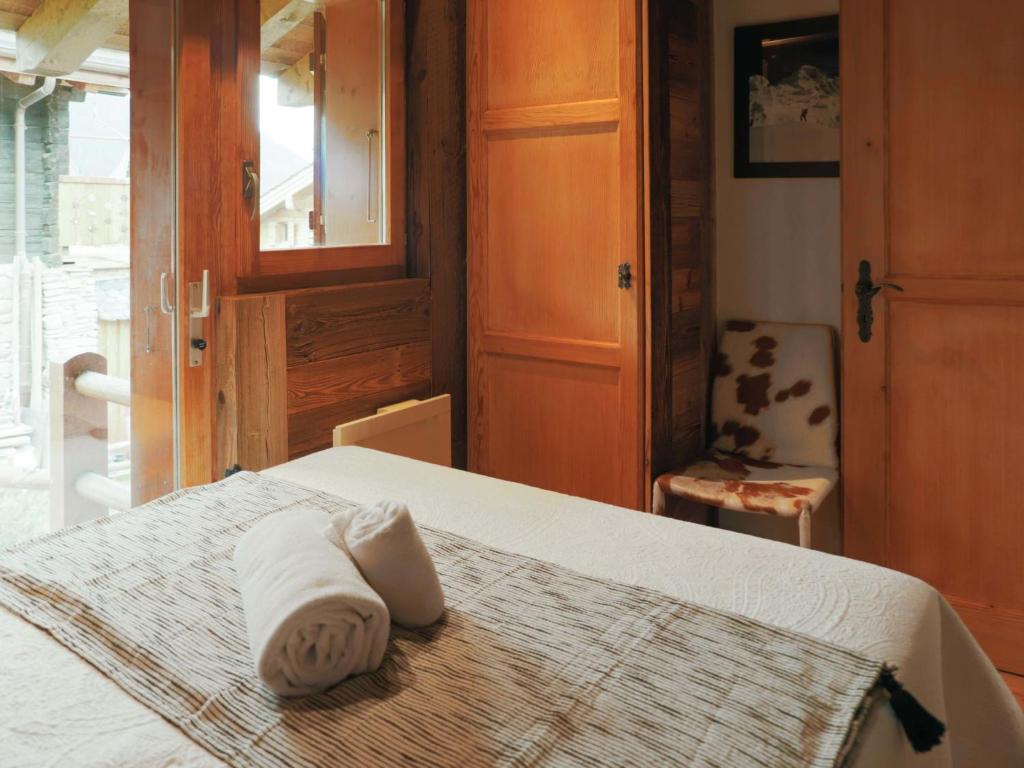 Postel nebo postele na pokoji v ubytování Apartment Praz 11 by Interhome
