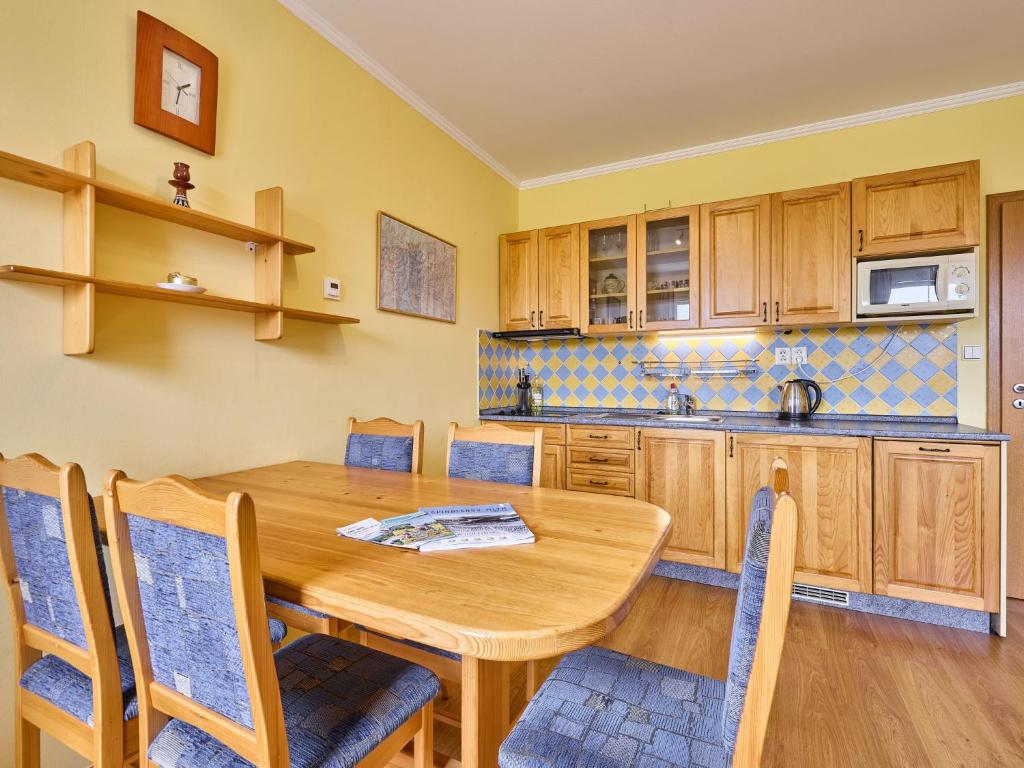 Kuchyň nebo kuchyňský kout v ubytování Apartment Horní Mísečky-1 by Interhome