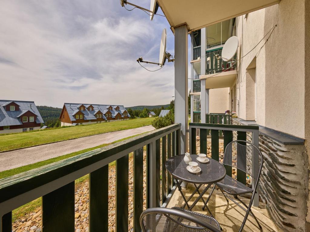 Balkón nebo terasa v ubytování Apartment Horní Mísečky-1 by Interhome