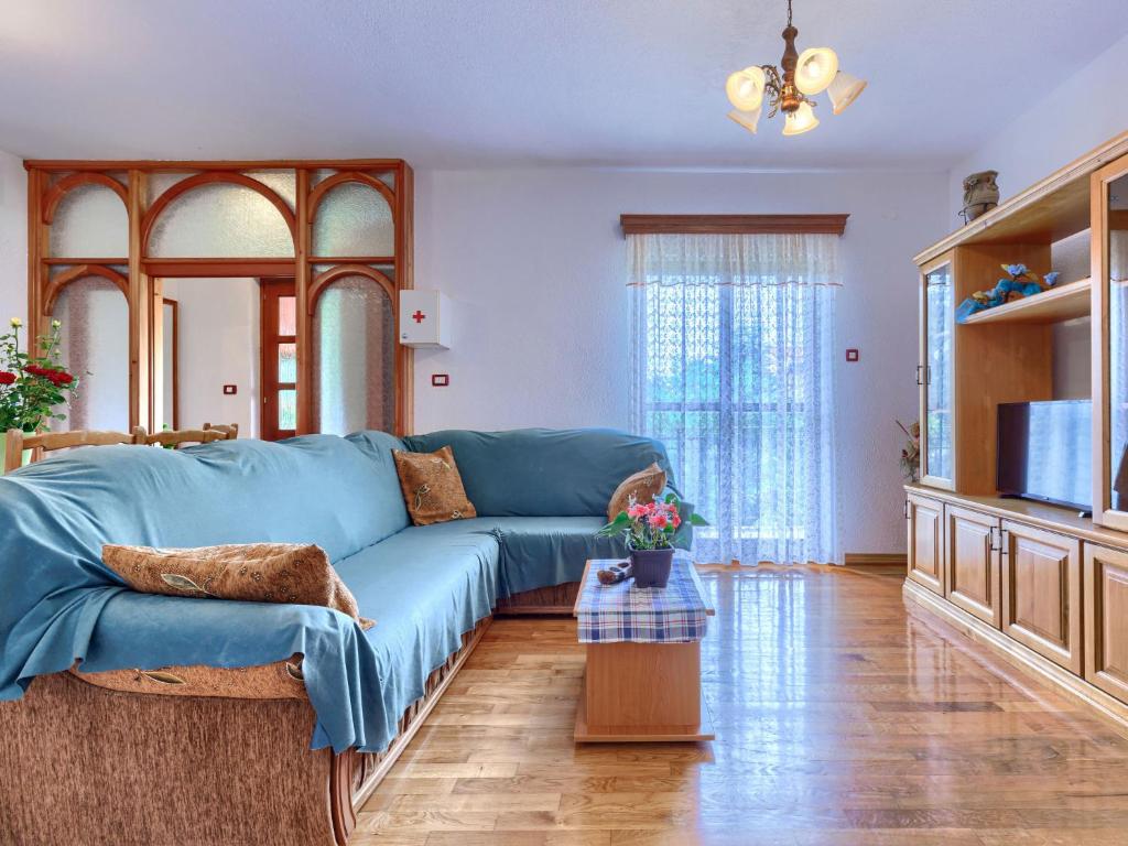 Posezení v ubytování Holiday Home Edi by Interhome