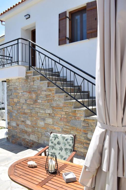 Balkón nebo terasa v ubytování Myrsini's Studios in Chorto Pelion
