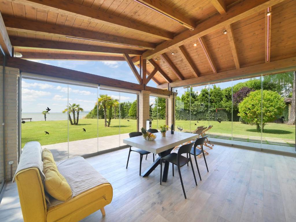 Zahrada ubytování Chalet La Spiaggia by Interhome