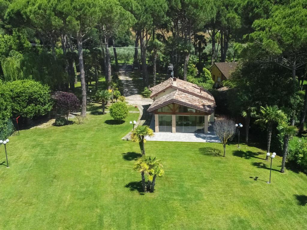 Zahrada ubytování Chalet La Spiaggia by Interhome