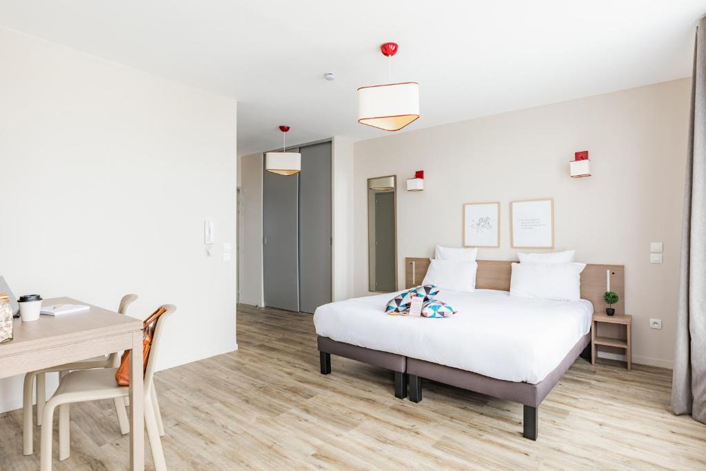 Appart'City Confort Cherbourg - Superior Appartement