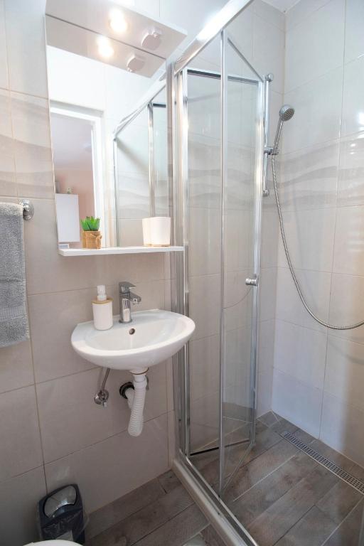 Koupelna v ubytování Studio Apartmani M