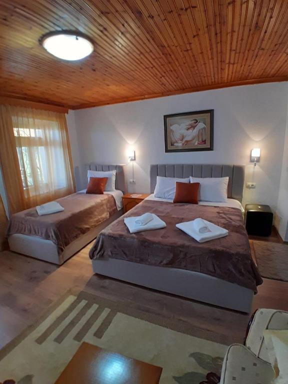 Postel nebo postele na pokoji v ubytování Guest House Ejona