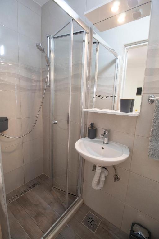 Koupelna v ubytování Studio Apartmani M