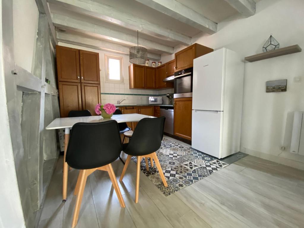 Kuchyň nebo kuchyňský kout v ubytování Relais du Dompeter