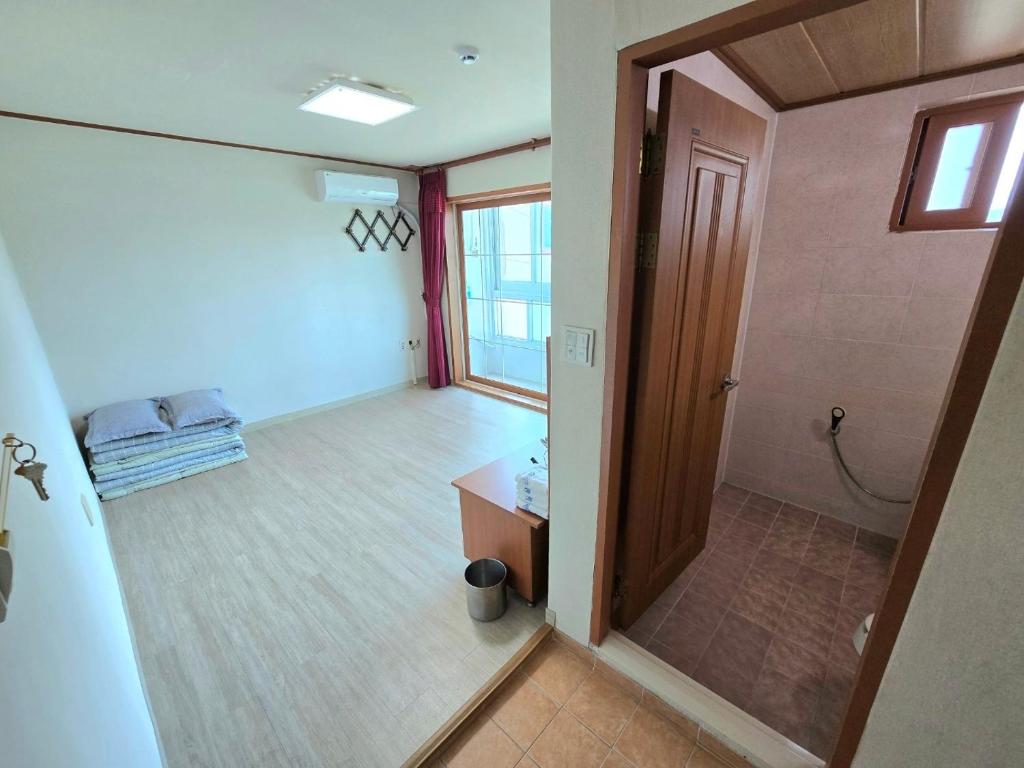 Fotografie z fotogalerie ubytování Billions Motel v destinaci Kangnung
