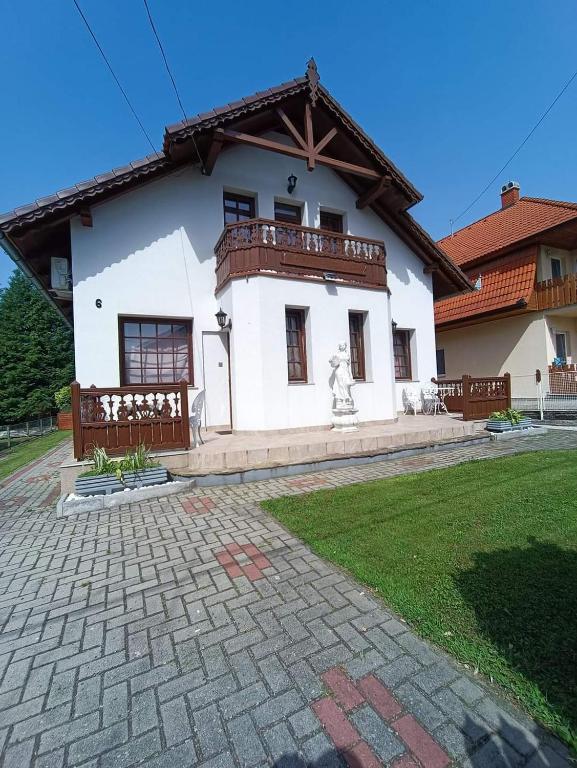 The building in which Az apartmant is located
