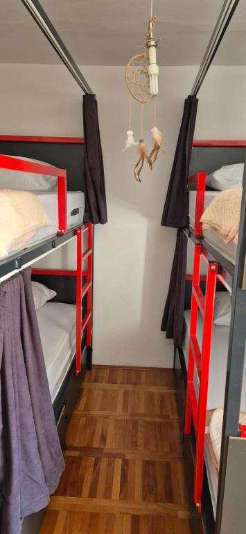 Una cama o camas en una habitación de Majka Guest House