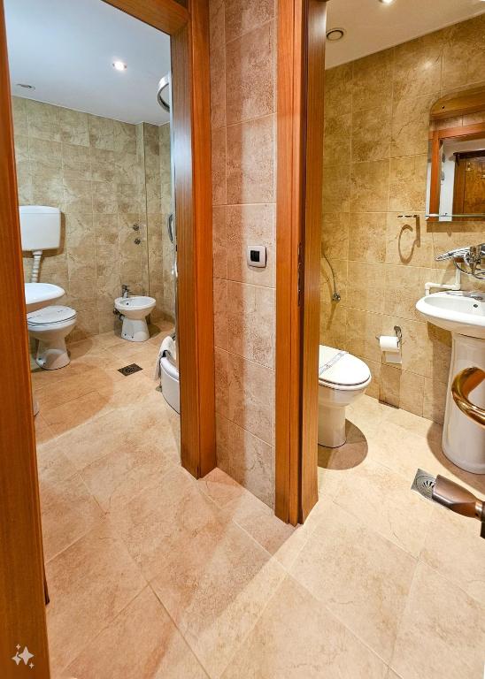 Koupelna v ubytování Mali Hotel BaMBiS