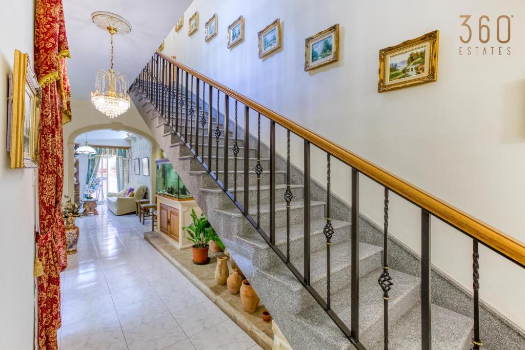 Foto sihtkohas Marsaskala asuva majutusasutuse Spacious 4BR Terraced House with Rooftop Access by 360 Estates galeriist