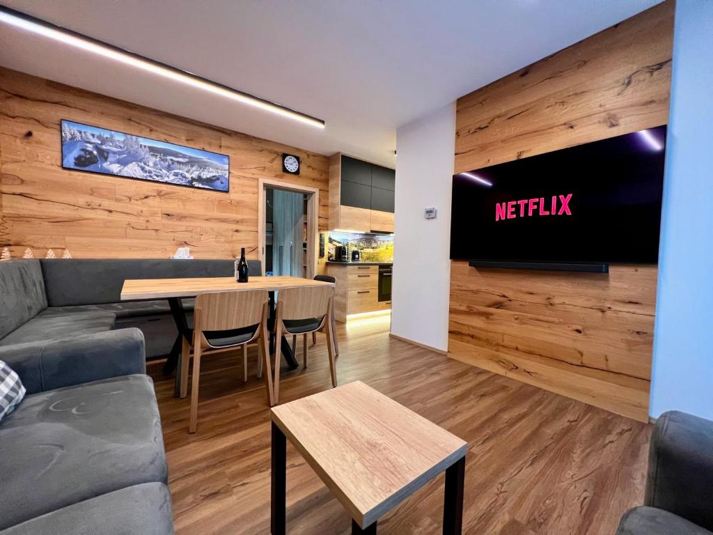 Гостиная зона в Apartment Špindlerův Mlýn 46 by Interhome