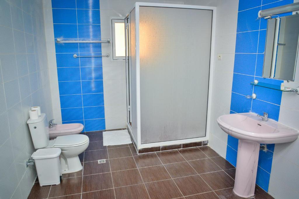 Koupelna v ubytování Free Zone Hotel