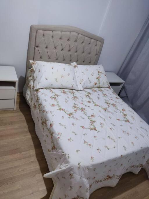 Postel nebo postele na pokoji v ubytování Apartamento mobiliado com ar condicionado em um quarto