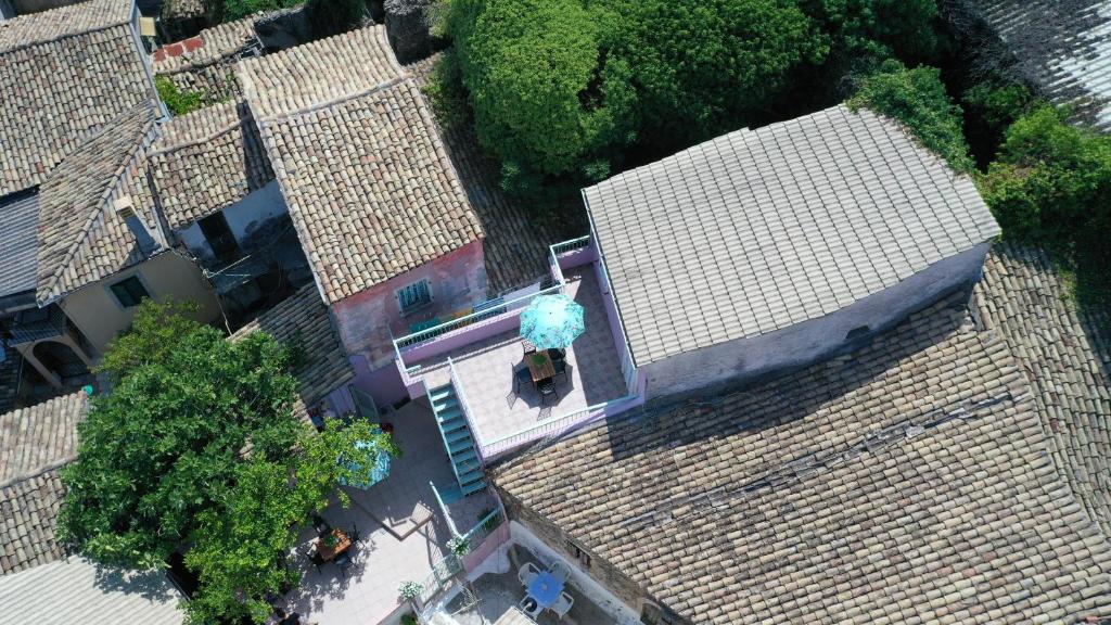 Budova, kde se prázdninový dům nachází