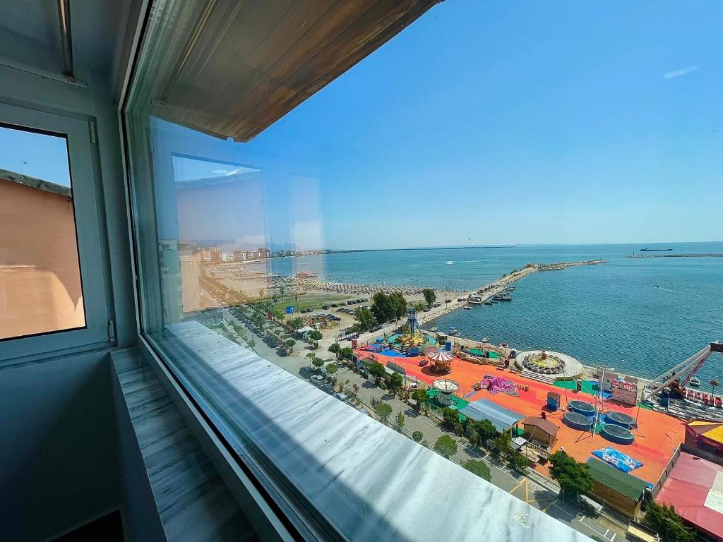 Nespecifikovaný výhled na moře nebo výhled na moře při pohledu z hotelu