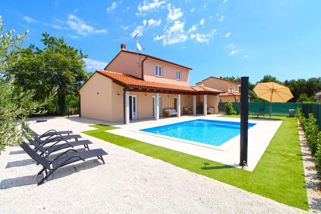Villa Rose 2352