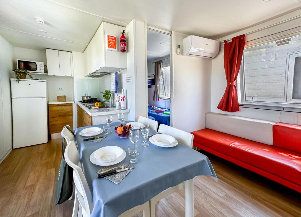 Kuchyň nebo kuchyňský kout v ubytování Sereno Camping Holiday