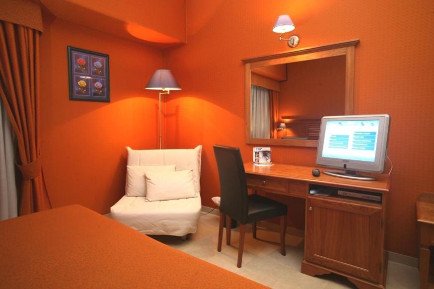 Hotel Futura Centro Congressi - Double Or Twin Room