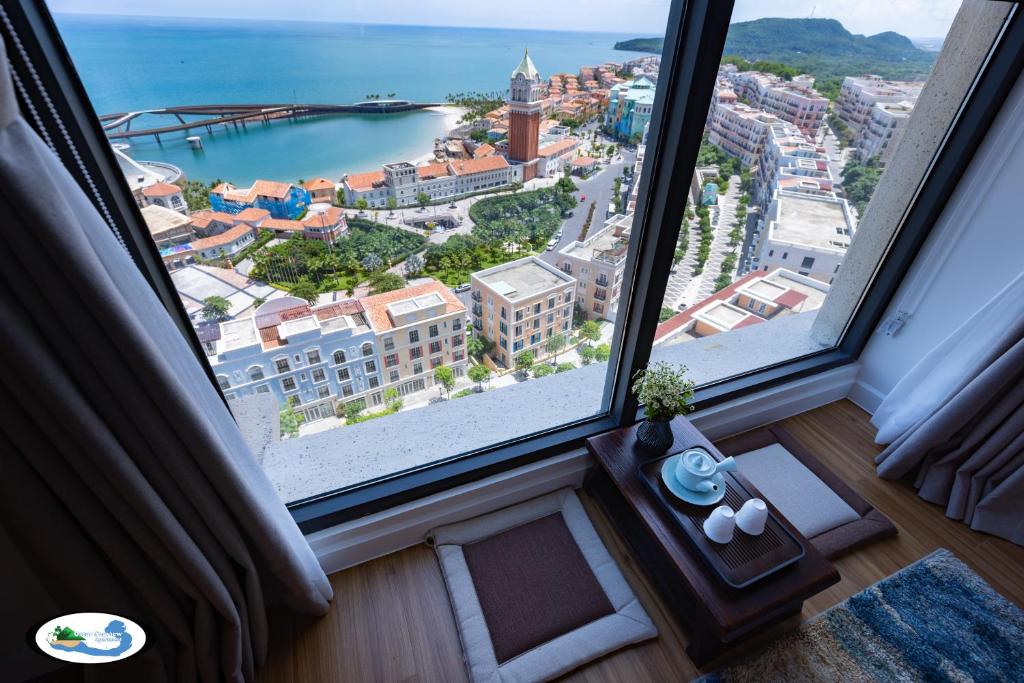 Oscar Seaview Apartment - 16