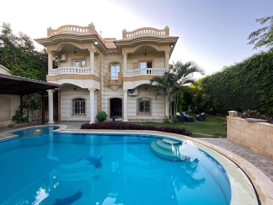 Swimmingpoolen hos eller tæt på ڤيلا الرمز كينج مريوط الإسكندرية