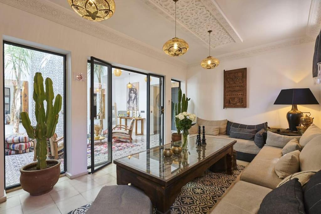 Posezení v ubytování Riad Miloud en exclusivité 10 P au cœur de la Médina