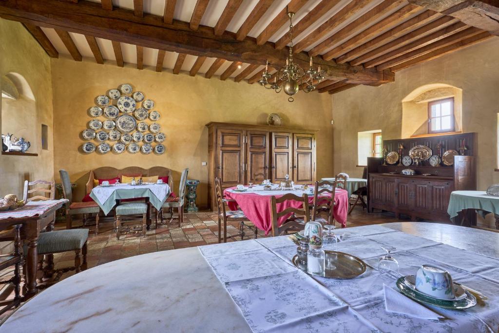 Restaurace v ubytování MANOIR du QUESNAY