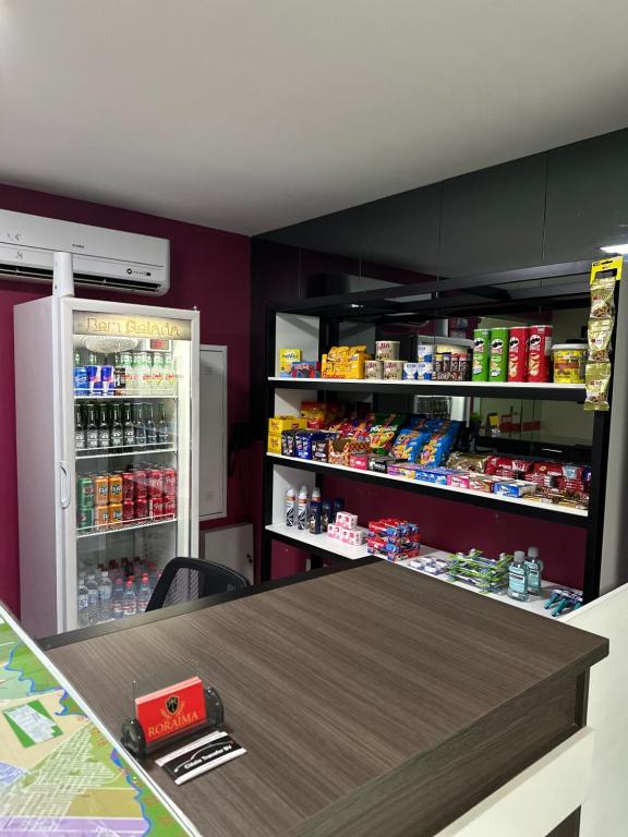 Supermarket nebo jiné obchody v  hotelu nebo okolí