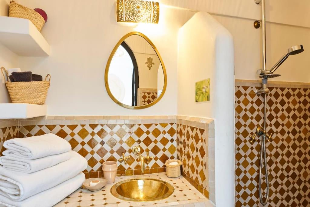 Koupelna v ubytování Riad Miloud en exclusivité 10 P au cœur de la Médina