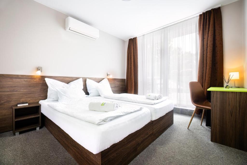 Photo from Port étterem&panzió in  Balatonmáriafürdő, Somogy, Hungary