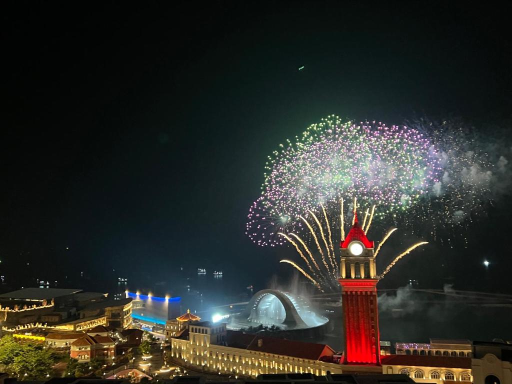 Oscar Seaview Apartment - 14