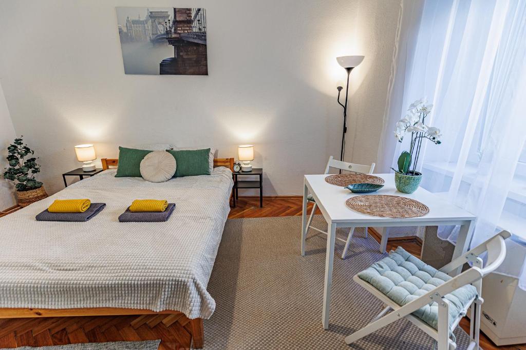 Beat of the City - cozy downtown studio 1074 Budapest, Szövetség utca 30 kép - 1