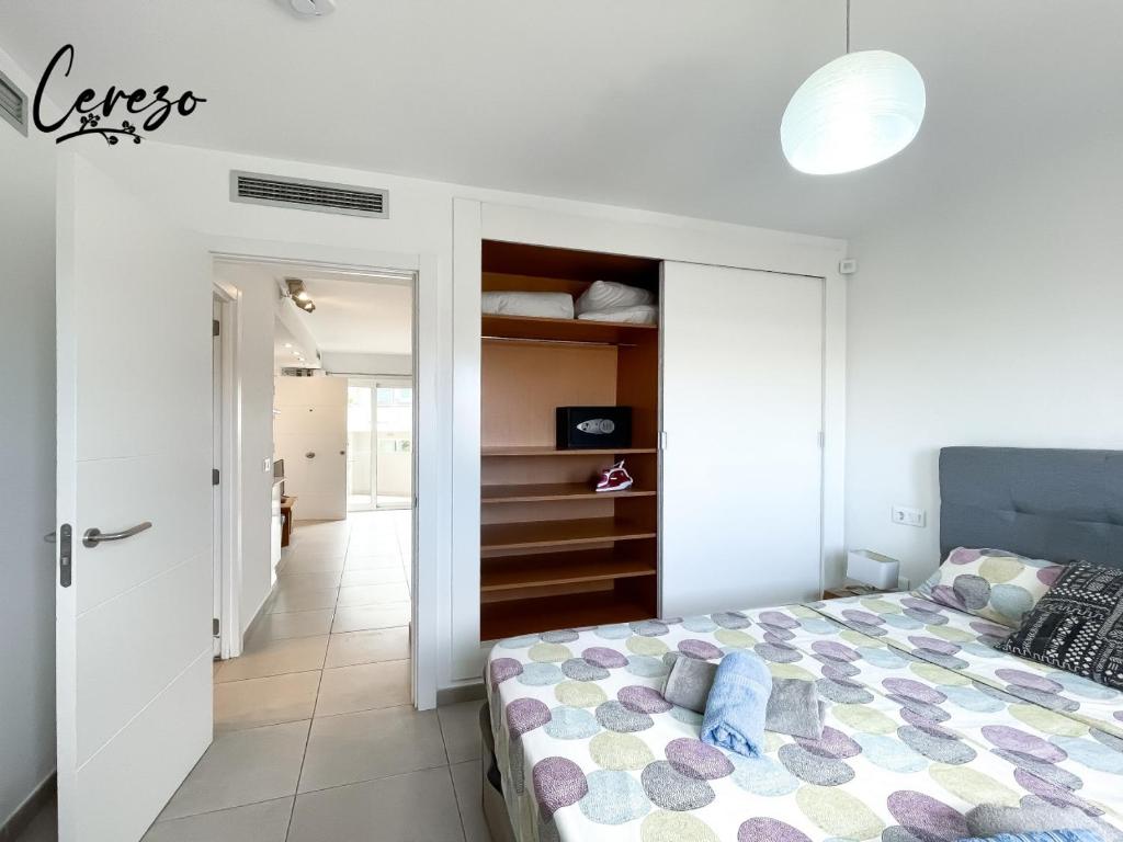 Posteľ alebo postele v izbe v ubytovaní B-Rent Corralejo Sun Cerezo Pool