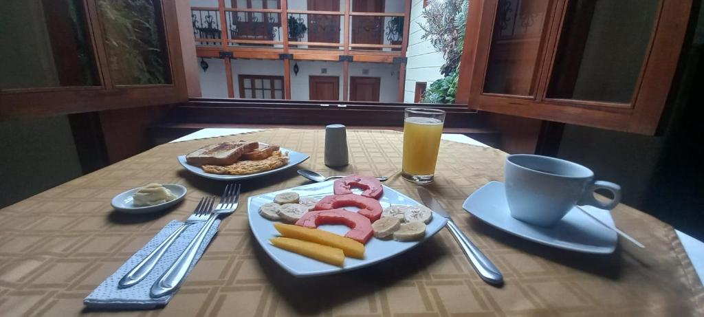 Jídlo v hotelu nebo okolí