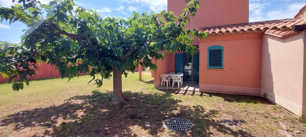 Maisonnette Bleu Piscine
