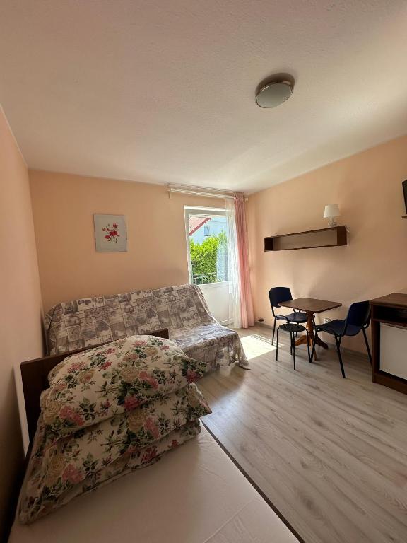 Posteľ alebo postele v izbe v ubytovaní Noce i dnie