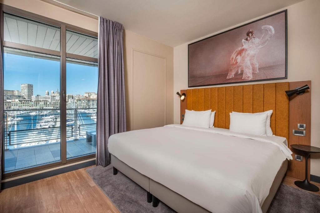 Radisson Blu Hotel Marseille Vieux Port - Resim 7
