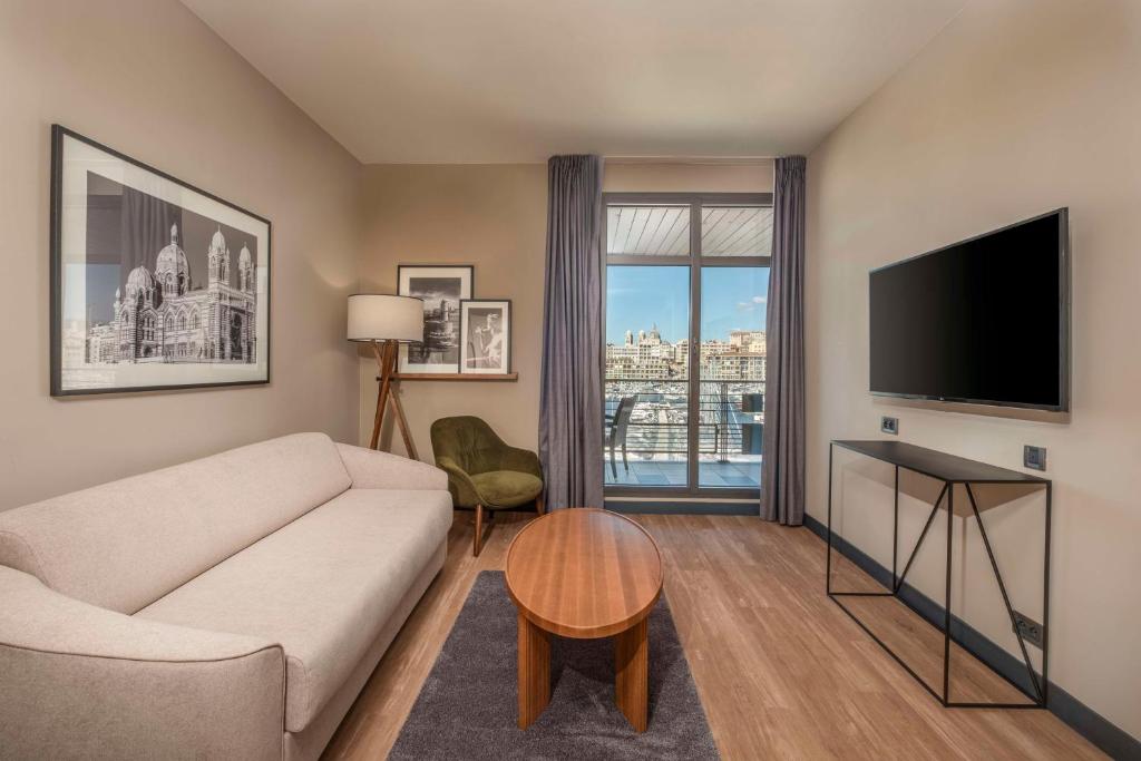 
Suite with Terrace and Port View
